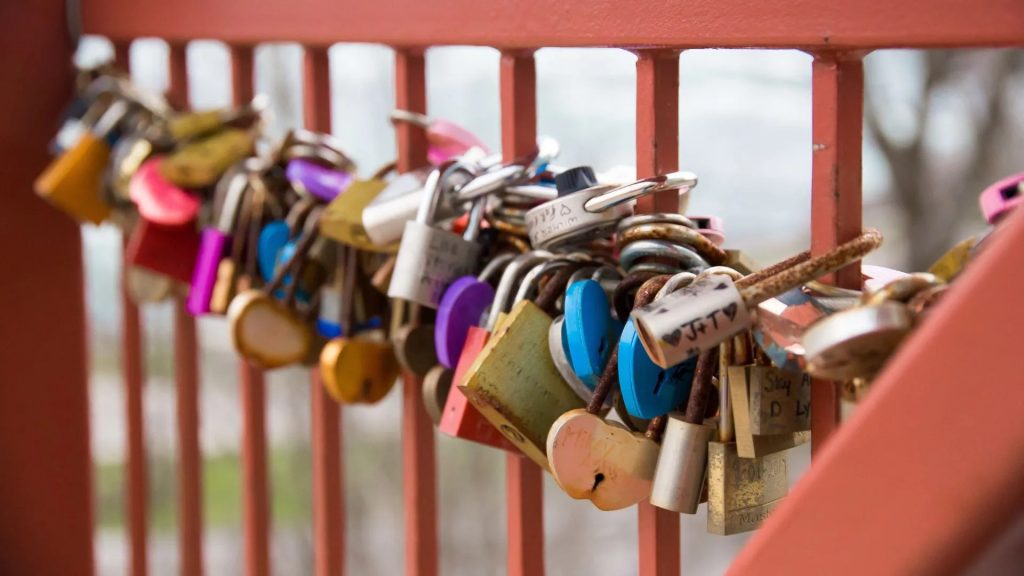 Love-Lock-Bridge-2