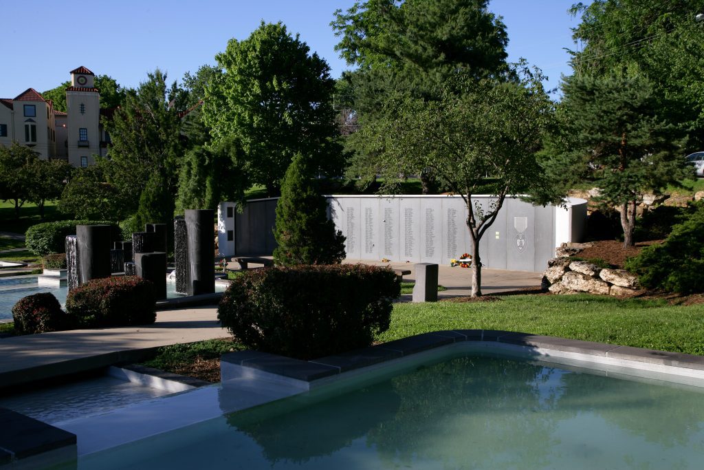 Vietnam-Veterans-Memorial-4