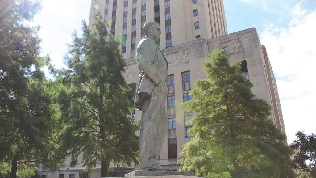 Ilus Winfield Davis statue infront of a building
