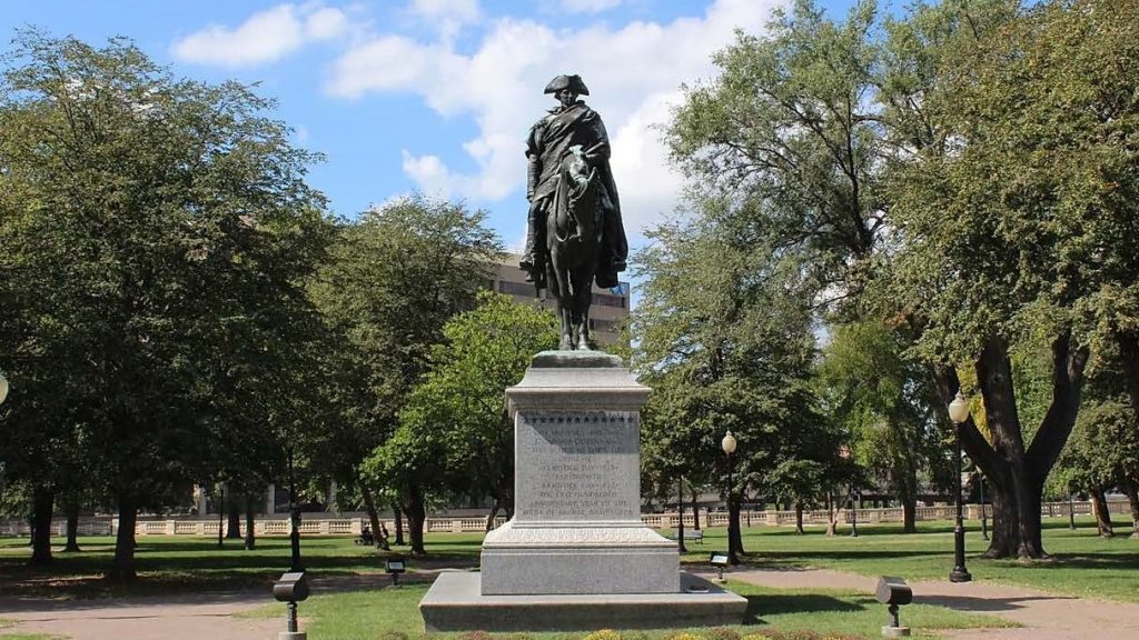 Man on horse Statue