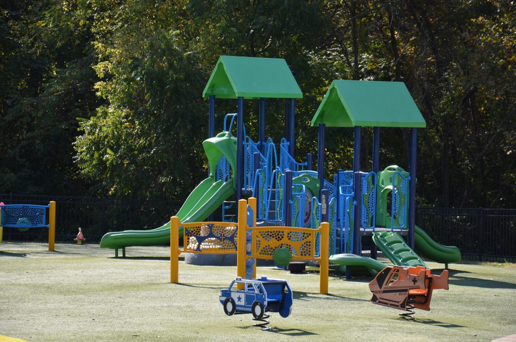 Penguin Park Playground6